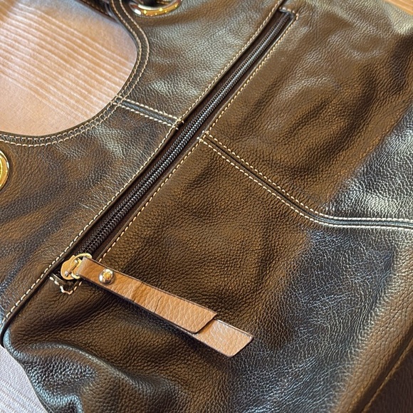 Tignanello leather two tone black cream large Handbag Tote Purse 9x14x5 inches - Picture 15 of 17